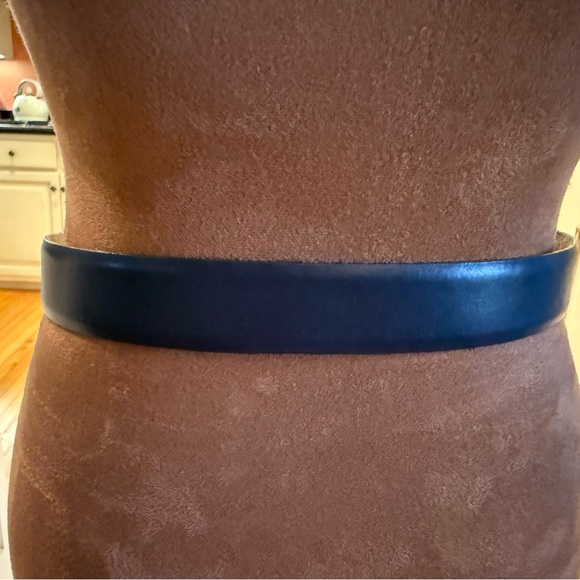 Jacqueline Ferrar Navy Belt with Gold Circle Buckle - Picture 3 of 5